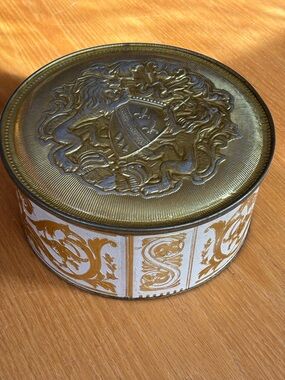Vintage Decorative Metal Tin Guildcraft USA